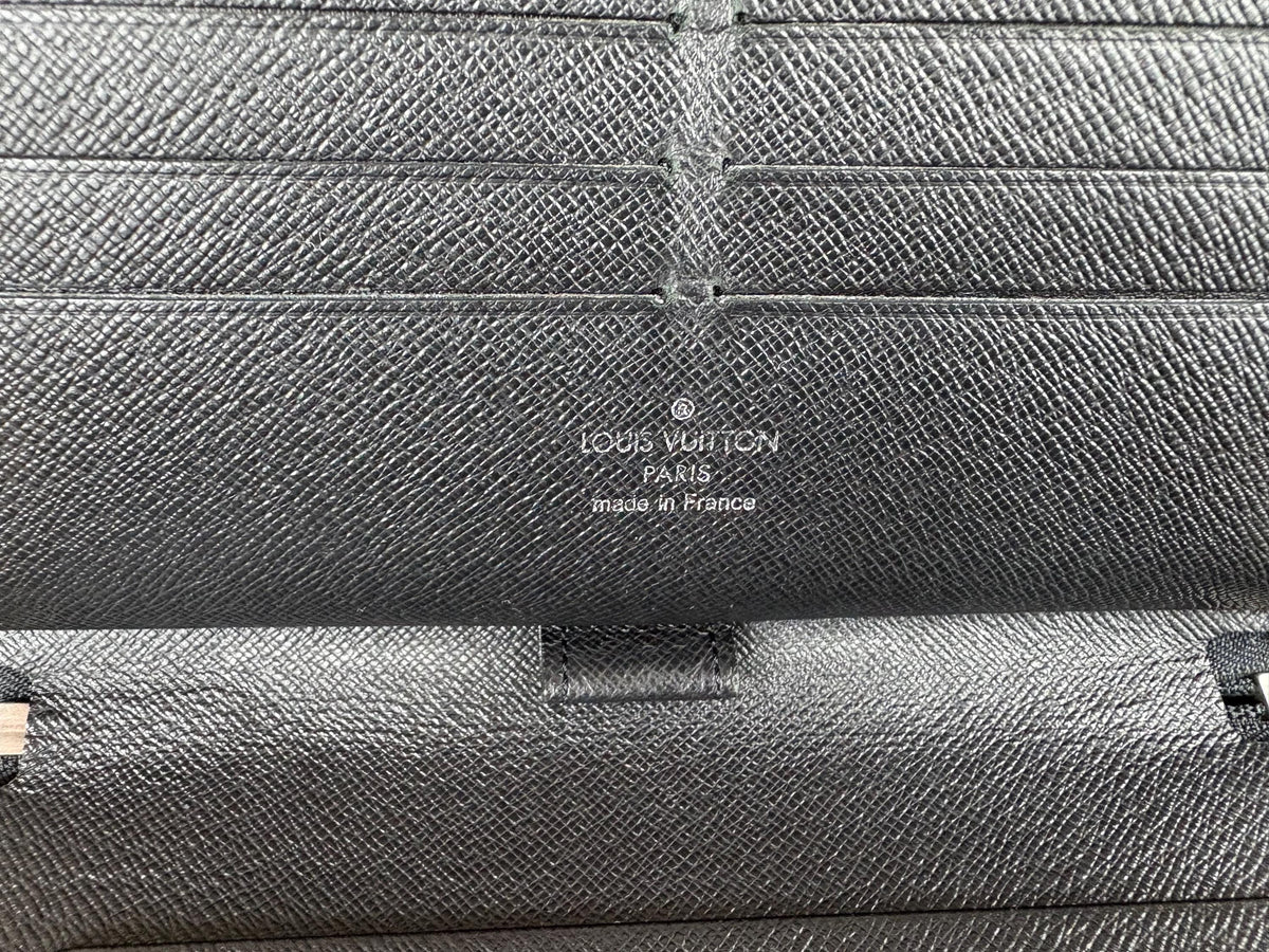 Authentic Louis Vuitton Black Epi Zippy Zip Around Wallet