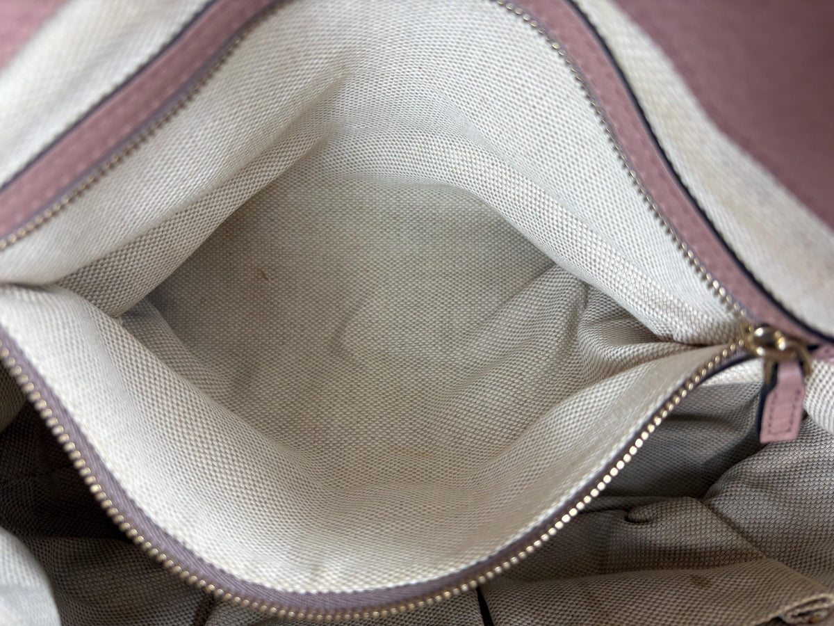 Authentic Gucci Soho GG Light Pink Pebbled Leather Shoulder Bag