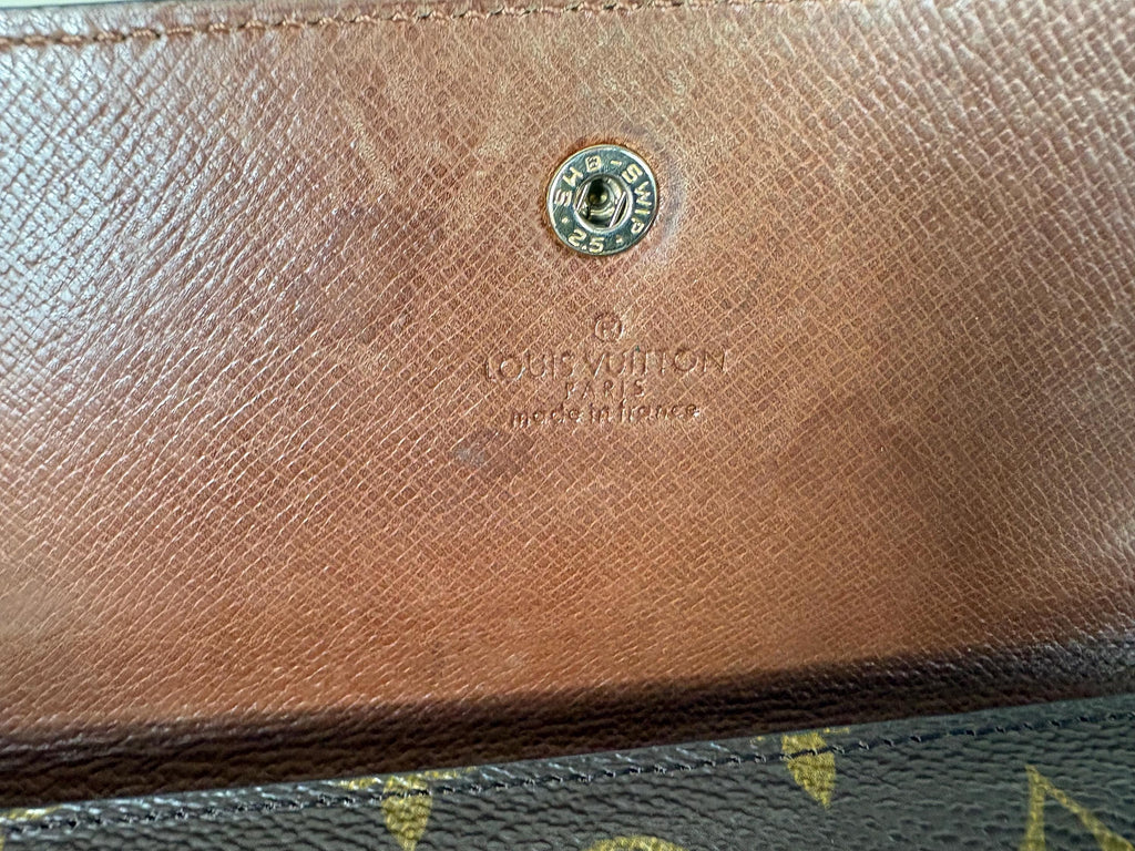 Authentic Louis Vuitton Monogram Porte Passport International Trifold Wallet