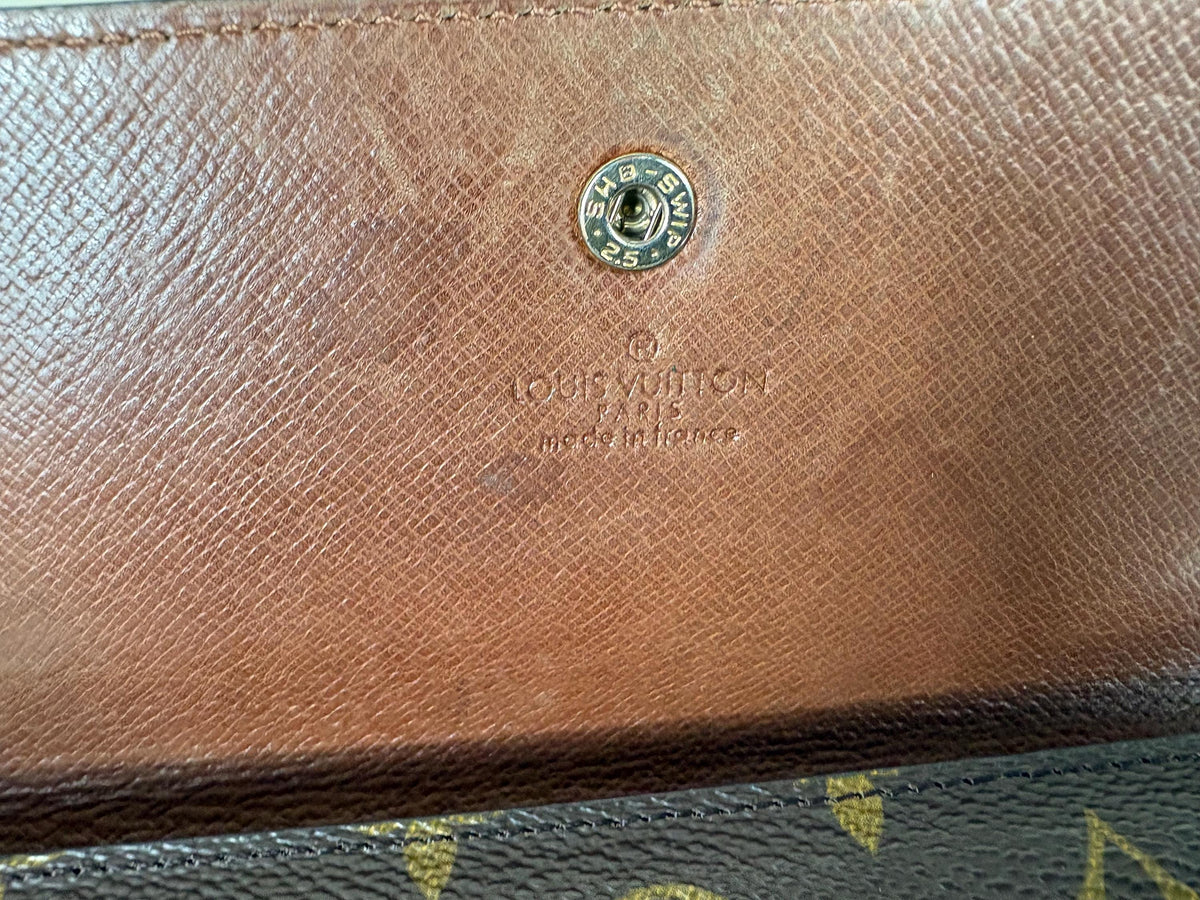 Authentic Louis Vuitton Monogram Porte Passport International Trifold Wallet