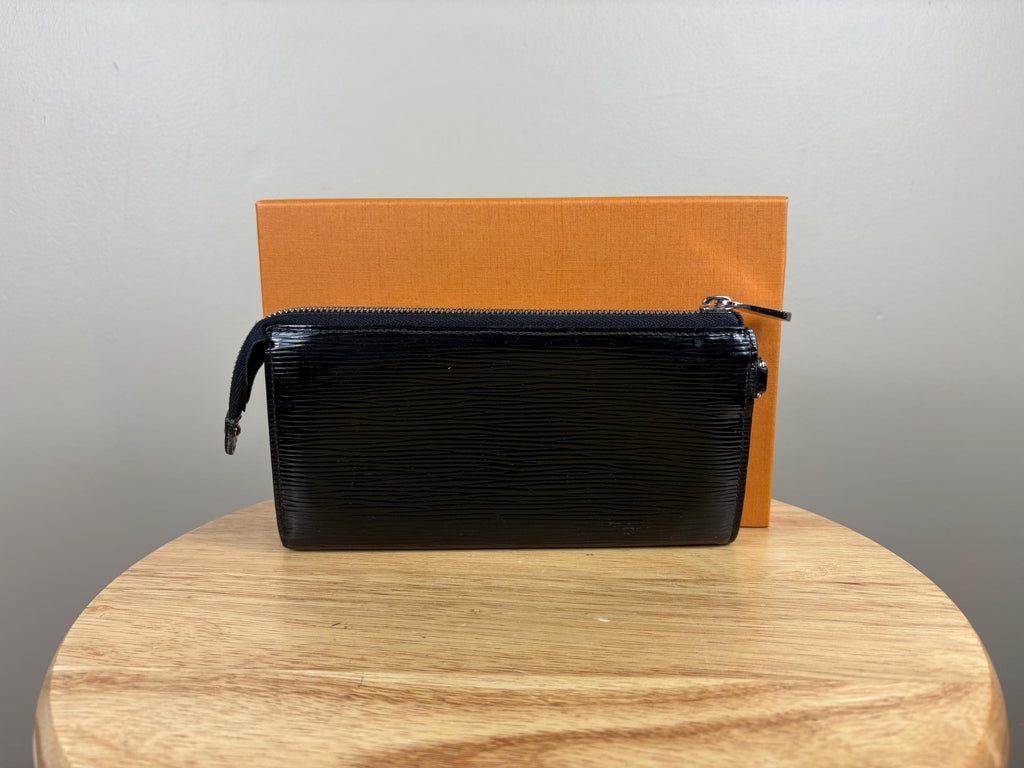 Authentic Louis Vuitton Black Epi Astrid Zippy Wallet/Clutch w/ Box