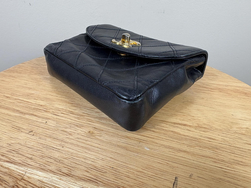 Authentic Chanel Vintage Matrasse CC Black Leather Lambskin Belt Bag
