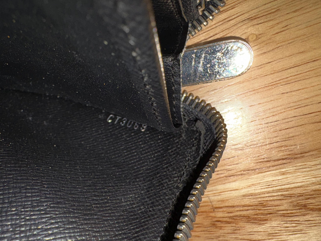 Authentic Louis Vuitton Black Epi Astrid Zippy Wallet/Clutch w/ Box