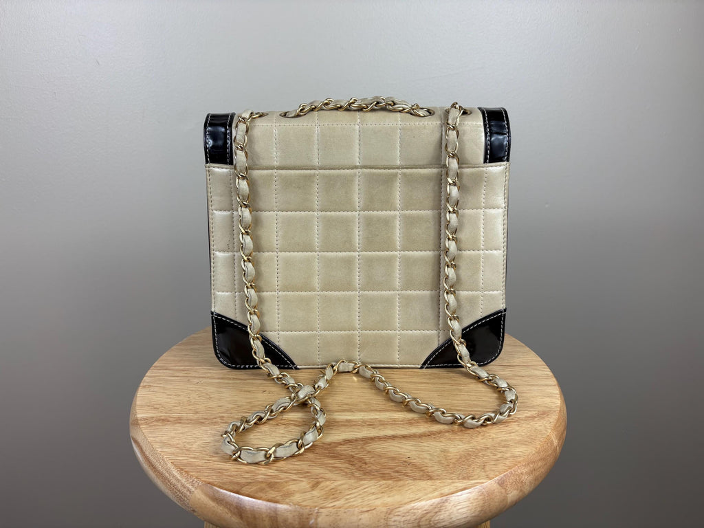 Authentic Chanel Vintage Classic Flap Chocolate Bar Shoulder Bag Patent Leather Lambskin