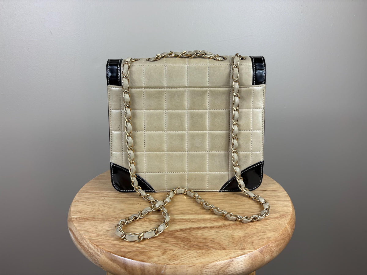 Authentic Chanel Vintage Classic Flap Chocolate Bar Shoulder Bag Patent Leather Lambskin