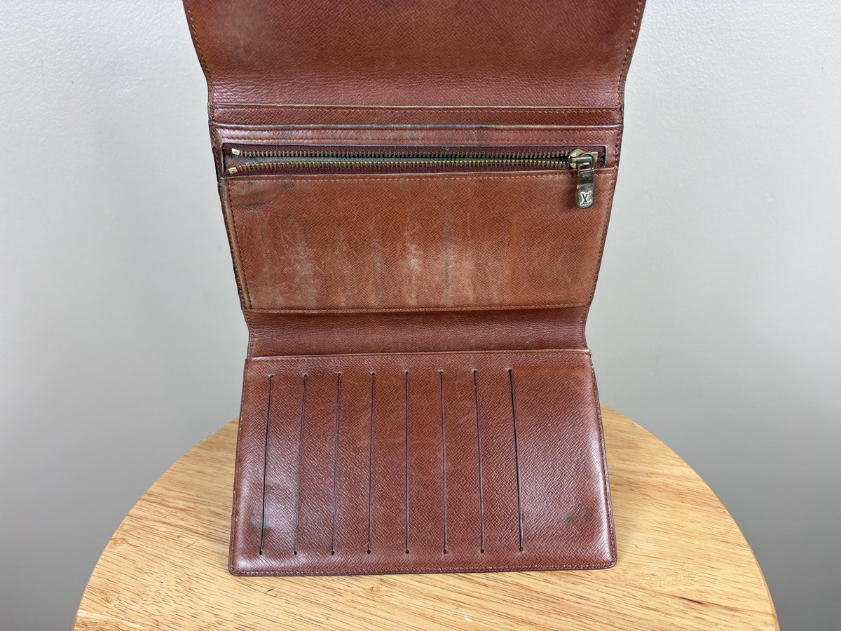 Authentic Louis Vuitton Monogram Porte Passport International Trifold Wallet
