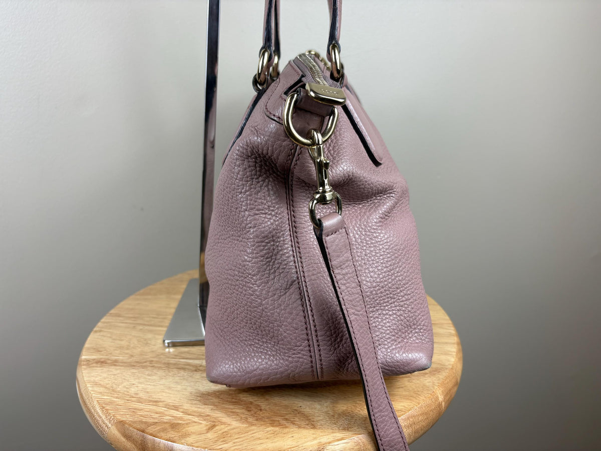 Authentic Gucci Soho GG Light Pink Pebbled Leather Shoulder Bag