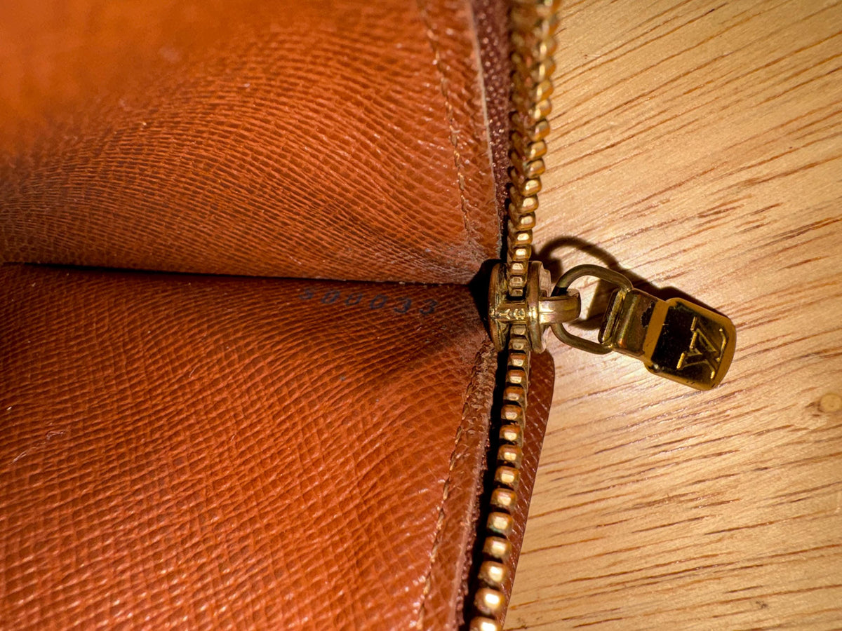Authentic Louis Vuitton Monogram Portefeiulle Sarah Long Bifold Wallet