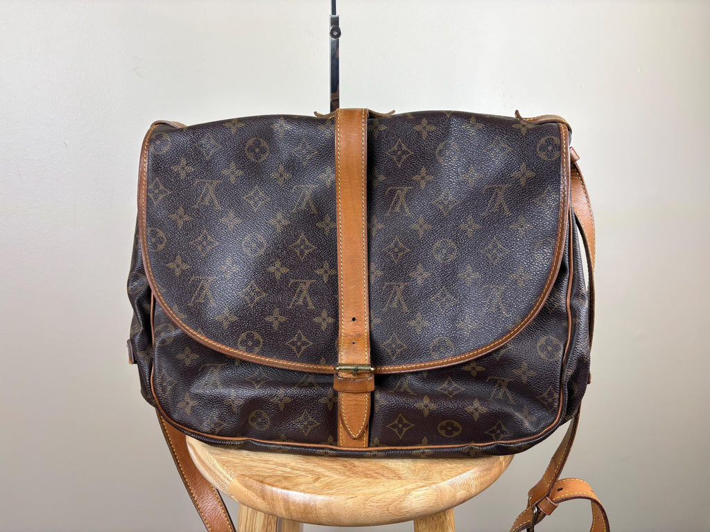 Authentic Louis Vuitton Vintage Monogram Saumur 35 Messenger Shoulder Bag
