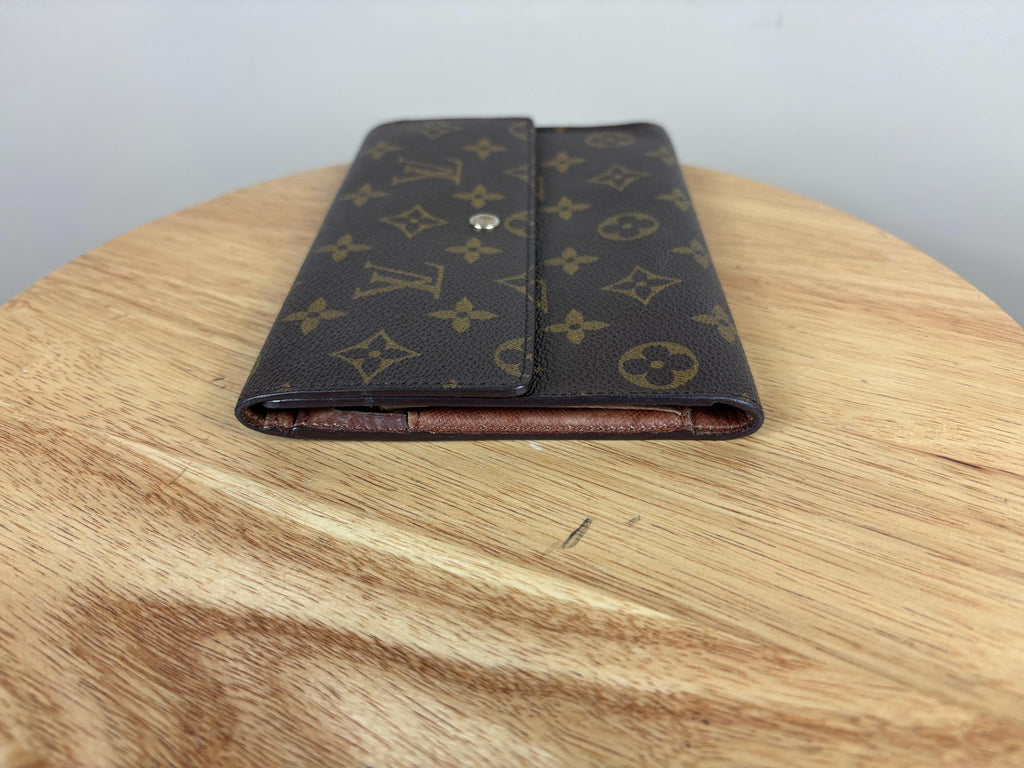 Authentic Louis Vuitton Monogram Porte Passport International Trifold Wallet