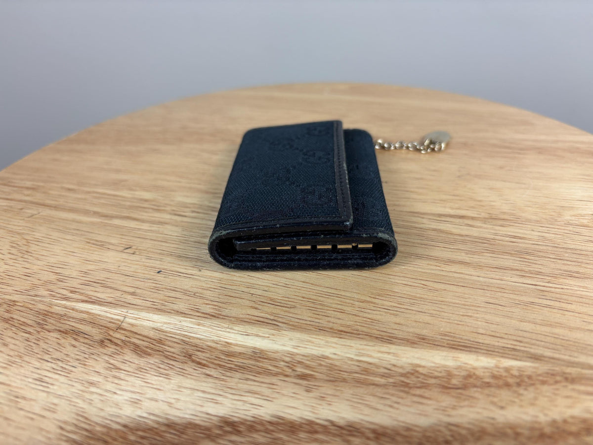 Authentic Gucci 6 Key Holder Black GG