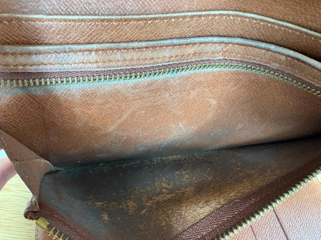 Authentic Louis Vuitton Monogram Porte Passport International Trifold Wallet