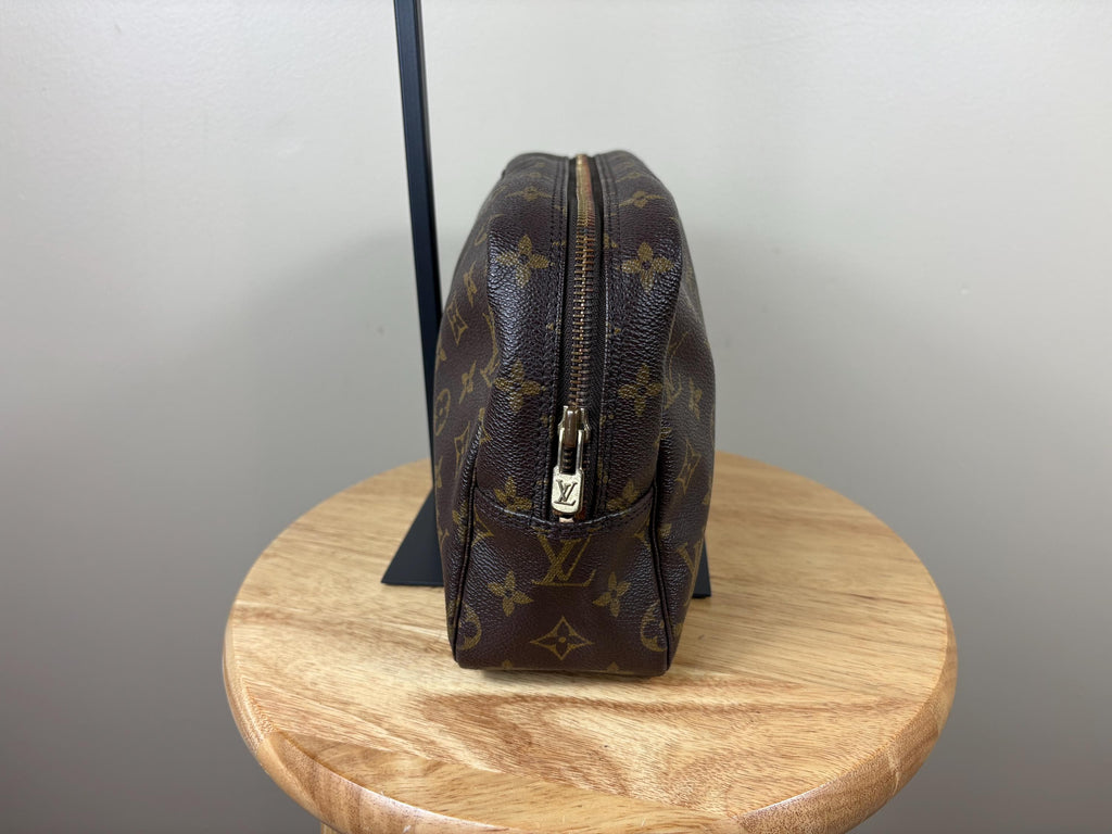 Authentic Louis Vuitton Trousse Toilette 28 Cosmetic Pouch Monogram