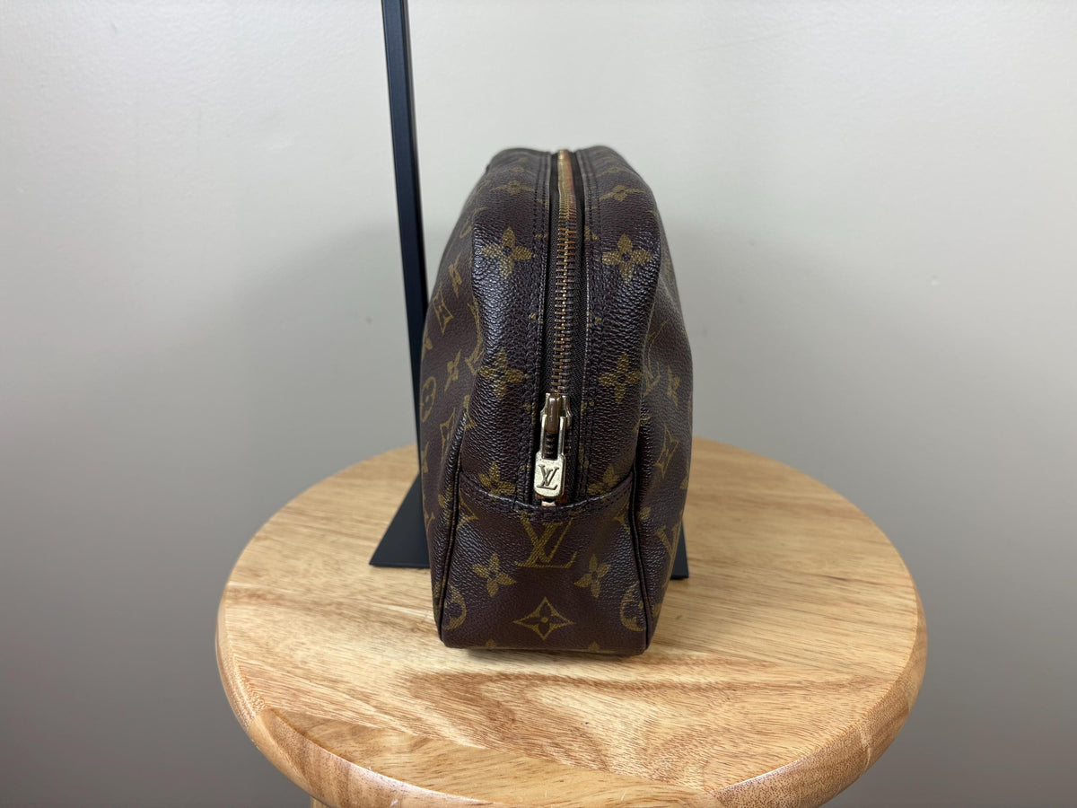 Authentic Louis Vuitton Trousse Toilette 28 Cosmetic Pouch Monogram