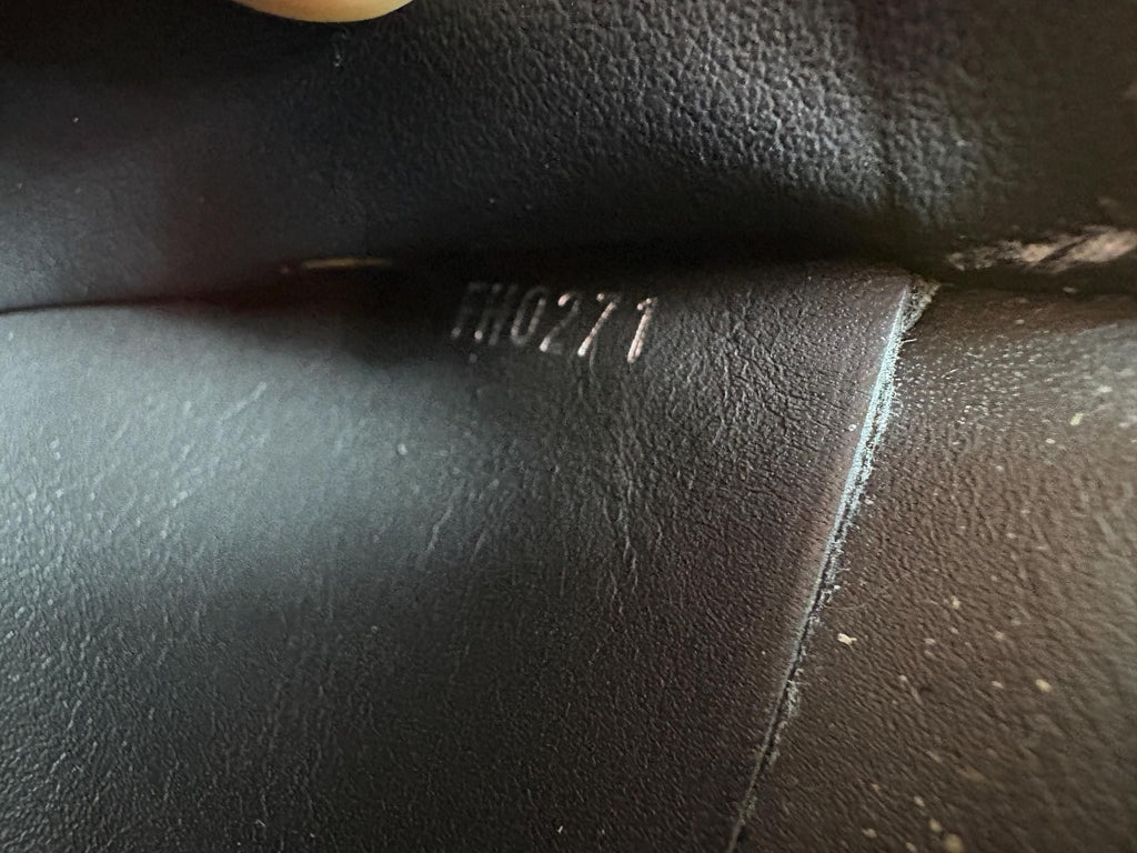 Authentic Louis Vuitton Taigalama Discovery Compact Wallet Eclipse Black w/ Box