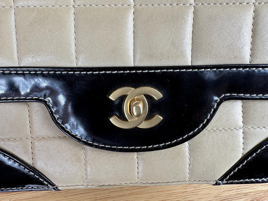 Authentic Chanel Vintage Classic Flap Chocolate Bar Shoulder Bag Patent Leather Lambskin