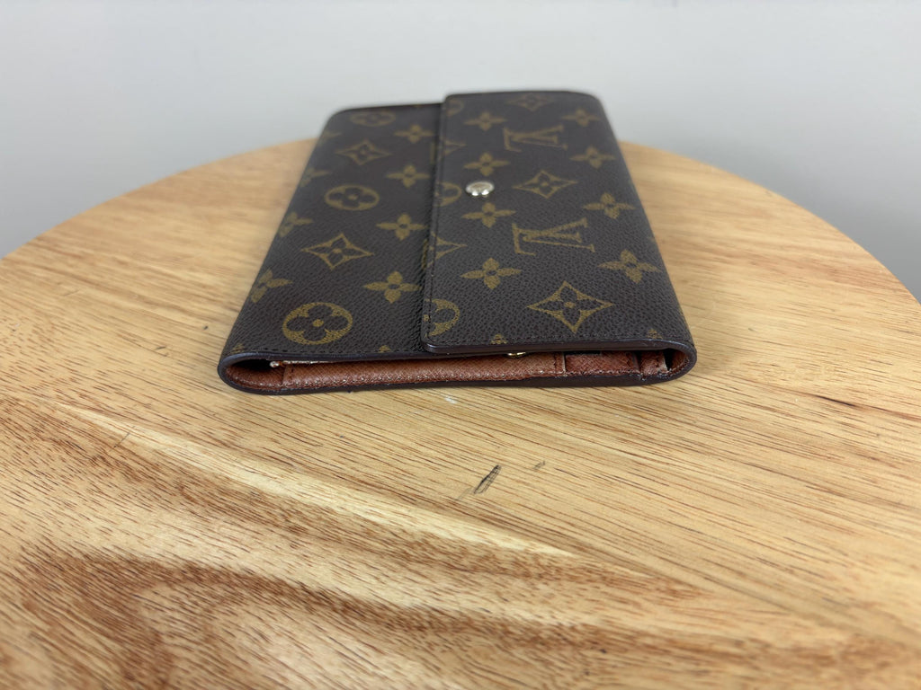 Authentic Louis Vuitton Monogram Porte Passport International Trifold Wallet