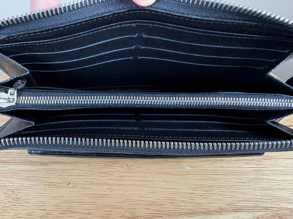 Authentic Louis Vuitton Black Epi Astrid Zippy Wallet/Clutch w/ Box