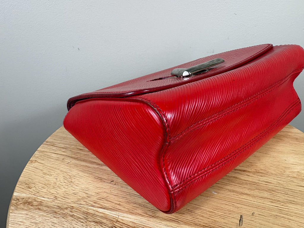 Authentic Louis Vuitton Twist MM Epi Red Leather Crossbody