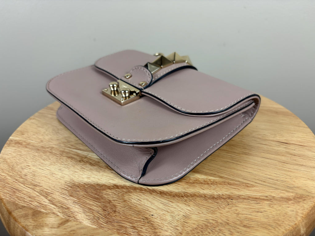 Authentic Valentino Garavani Glam Lock Rockstud Pink Leather Bag