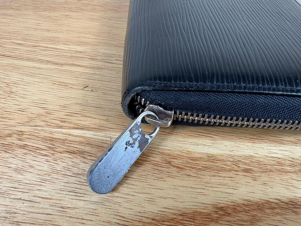 Authentic Louis Vuitton Black Epi Zippy Zip Around Wallet