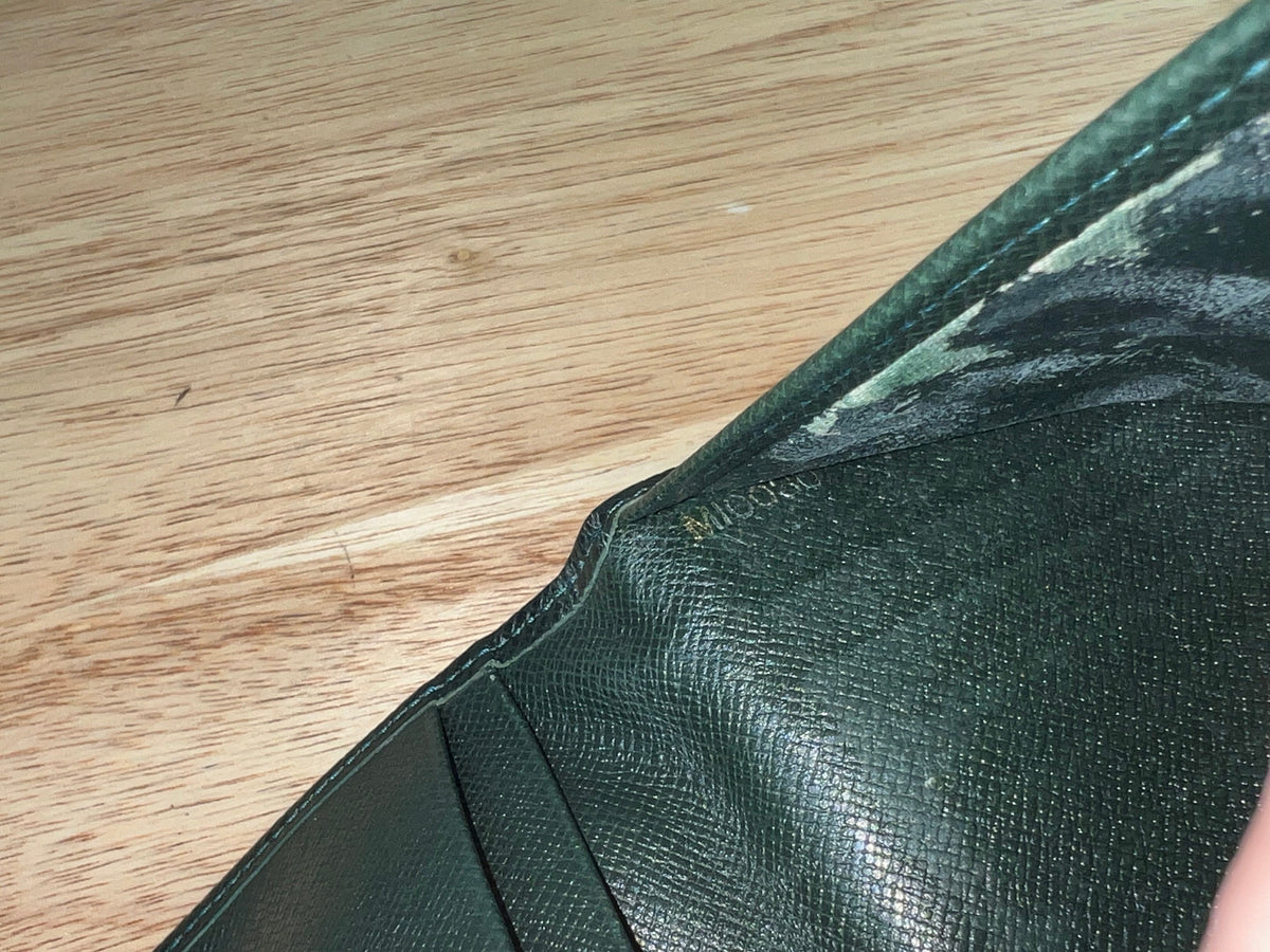 Authentic Louis Vuitton Check-book Wallet Epi Taiga