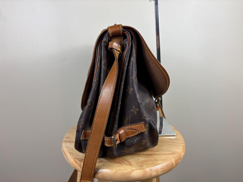 Authentic Louis Vuitton Vintage Monogram Saumur 35 Messenger Shoulder Bag