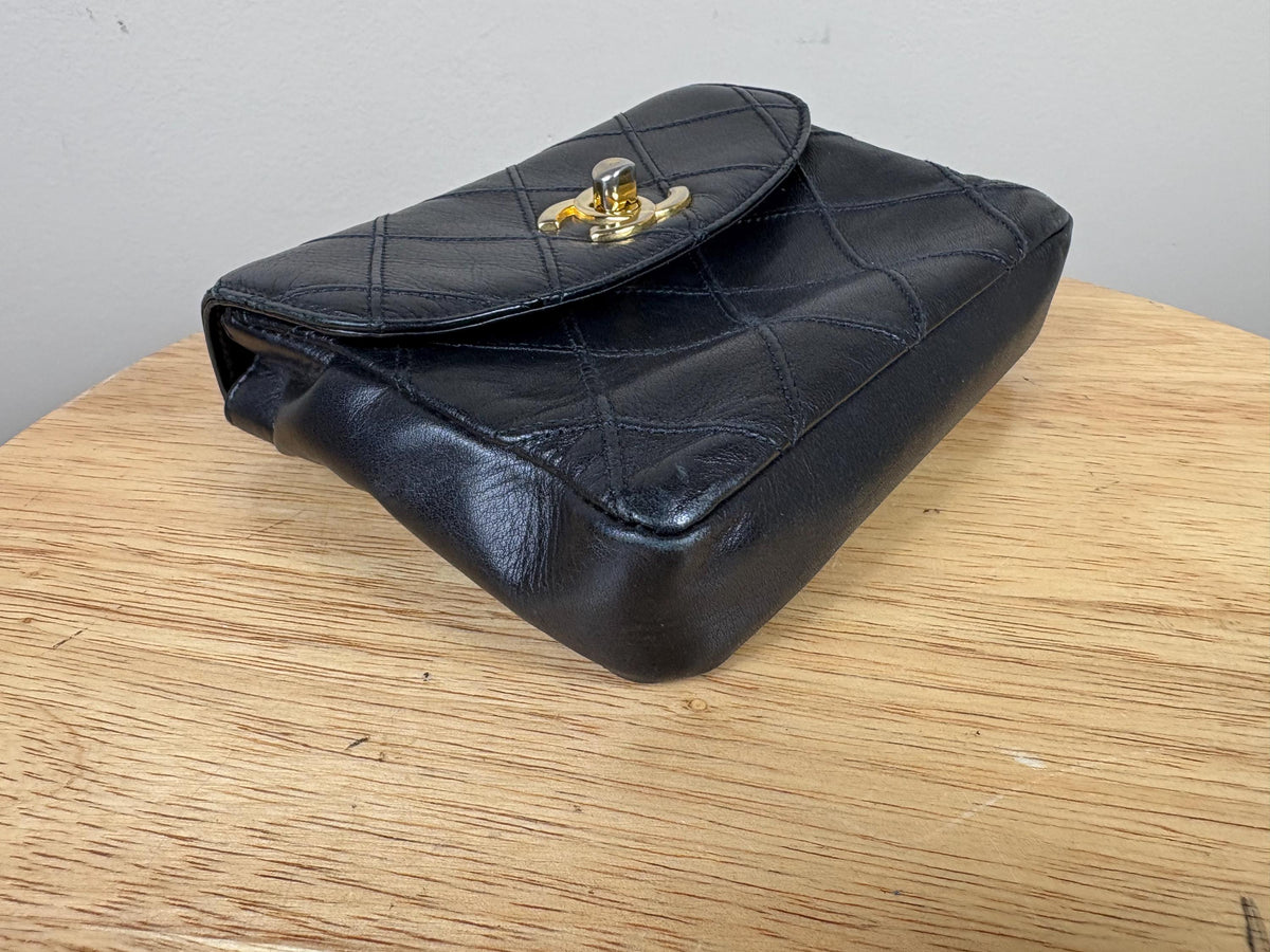 Authentic Chanel Vintage Matrasse CC Black Leather Lambskin Belt Bag