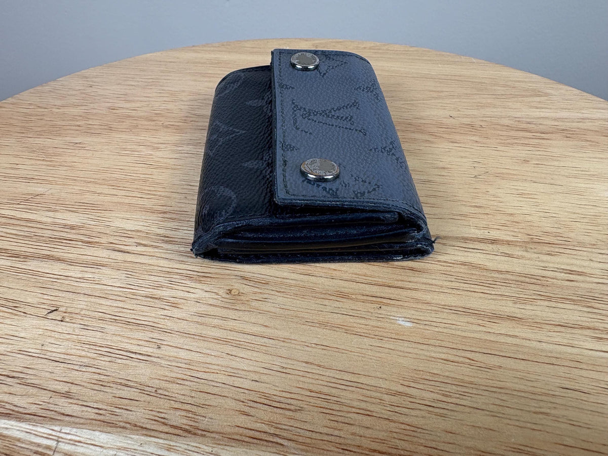 Authentic Louis Vuitton Taigalama Discovery Compact Wallet Eclipse Black w/ Box