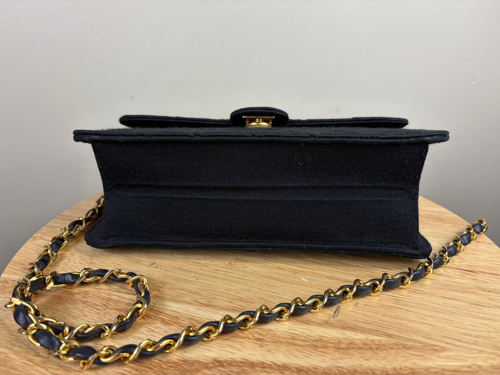 Authentic Chanel Vintage Quilted Diamond Jersey Single Flap Black Shoulder Bag w/ Gold Hardware