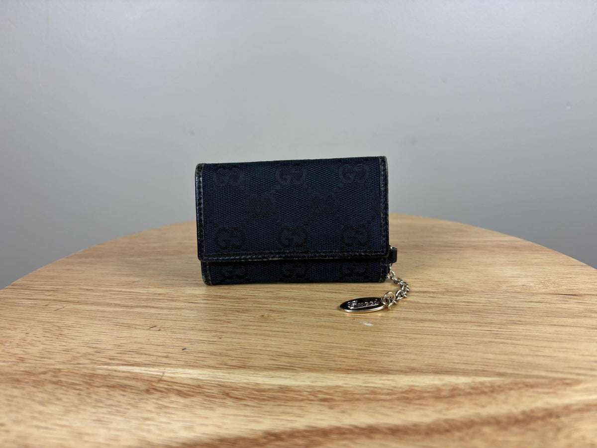 Authentic Gucci 6 Key Holder Black GG