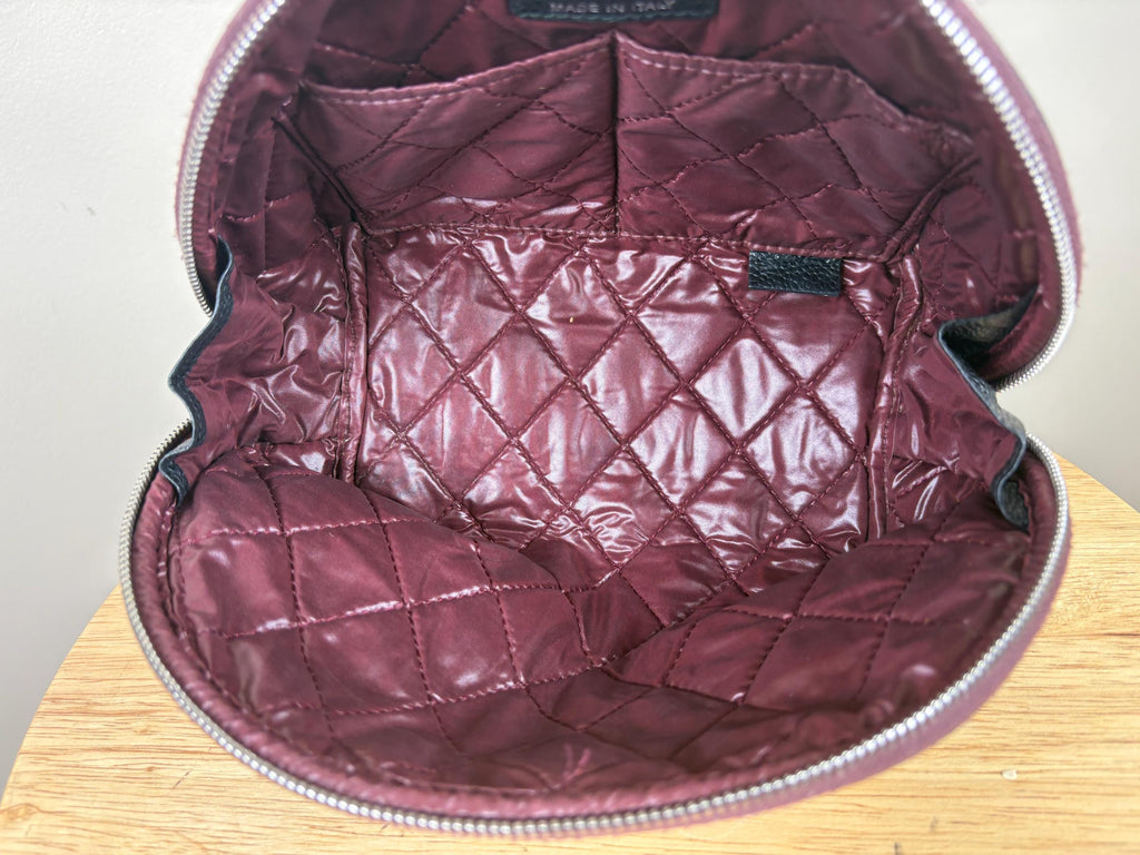 Authentic Chanel Vintage Matrasse CC Black Caviar Leather Cosmetic Pouch