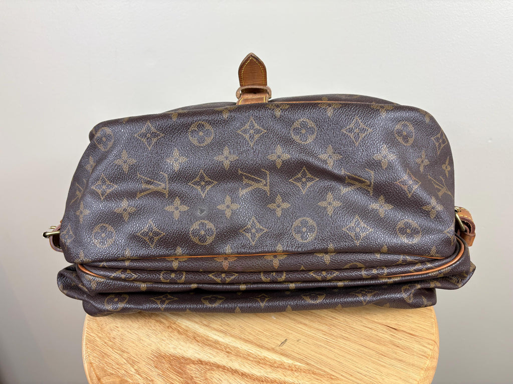 Authentic Louis Vuitton Vintage Monogram Saumur 35 Messenger Shoulder Bag