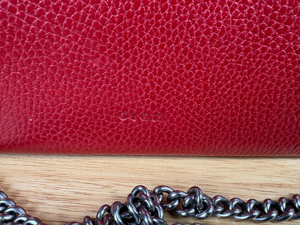 Authentic Gucci Calfskin Mini Dionysus Chain Wallet Red