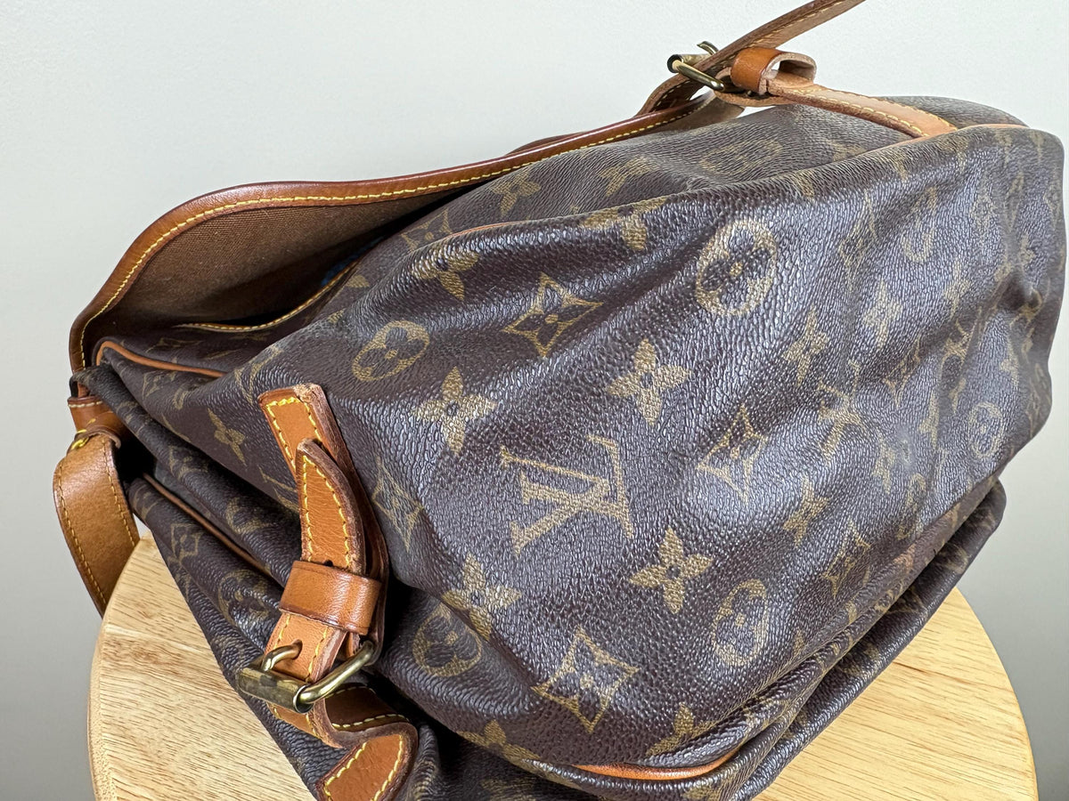 Authentic Louis Vuitton Vintage Monogram Saumur 35 Messenger Shoulder Bag