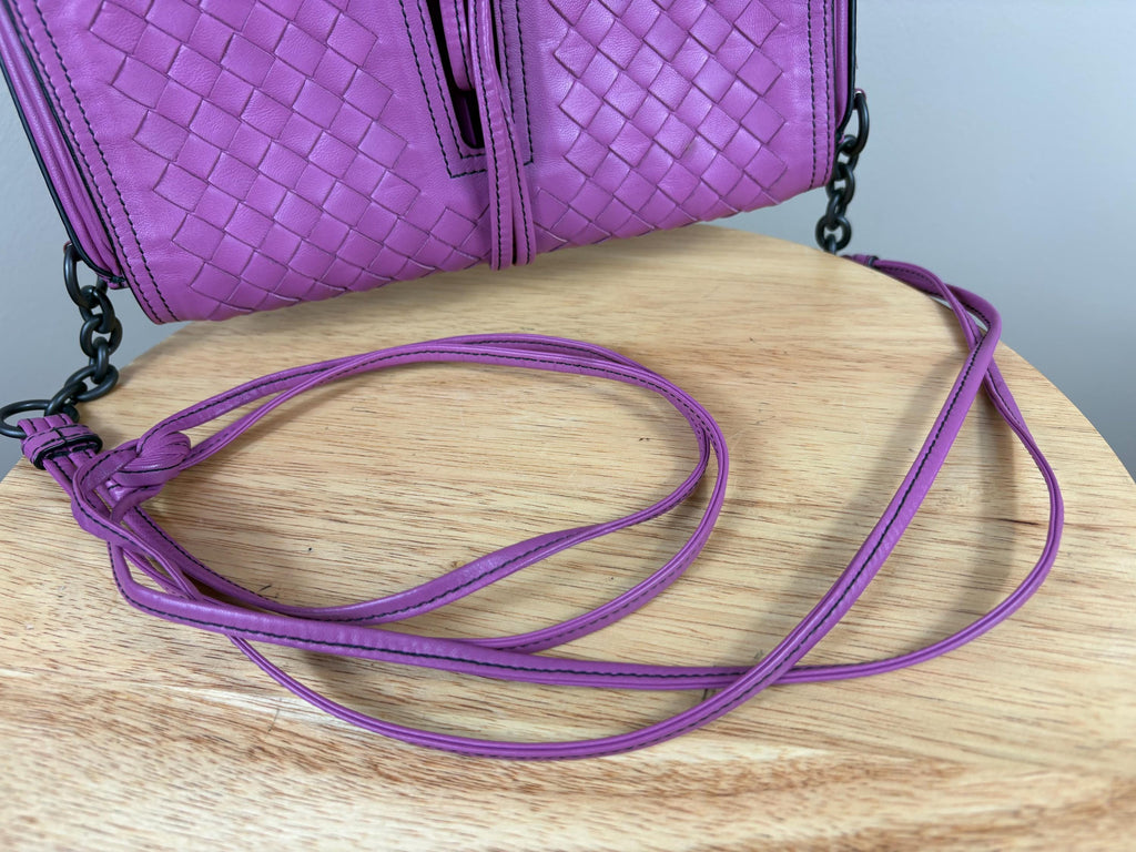 Authentic Bottega Veneta Pink Intrecciato Front Pocket Leather Crossbody Bag