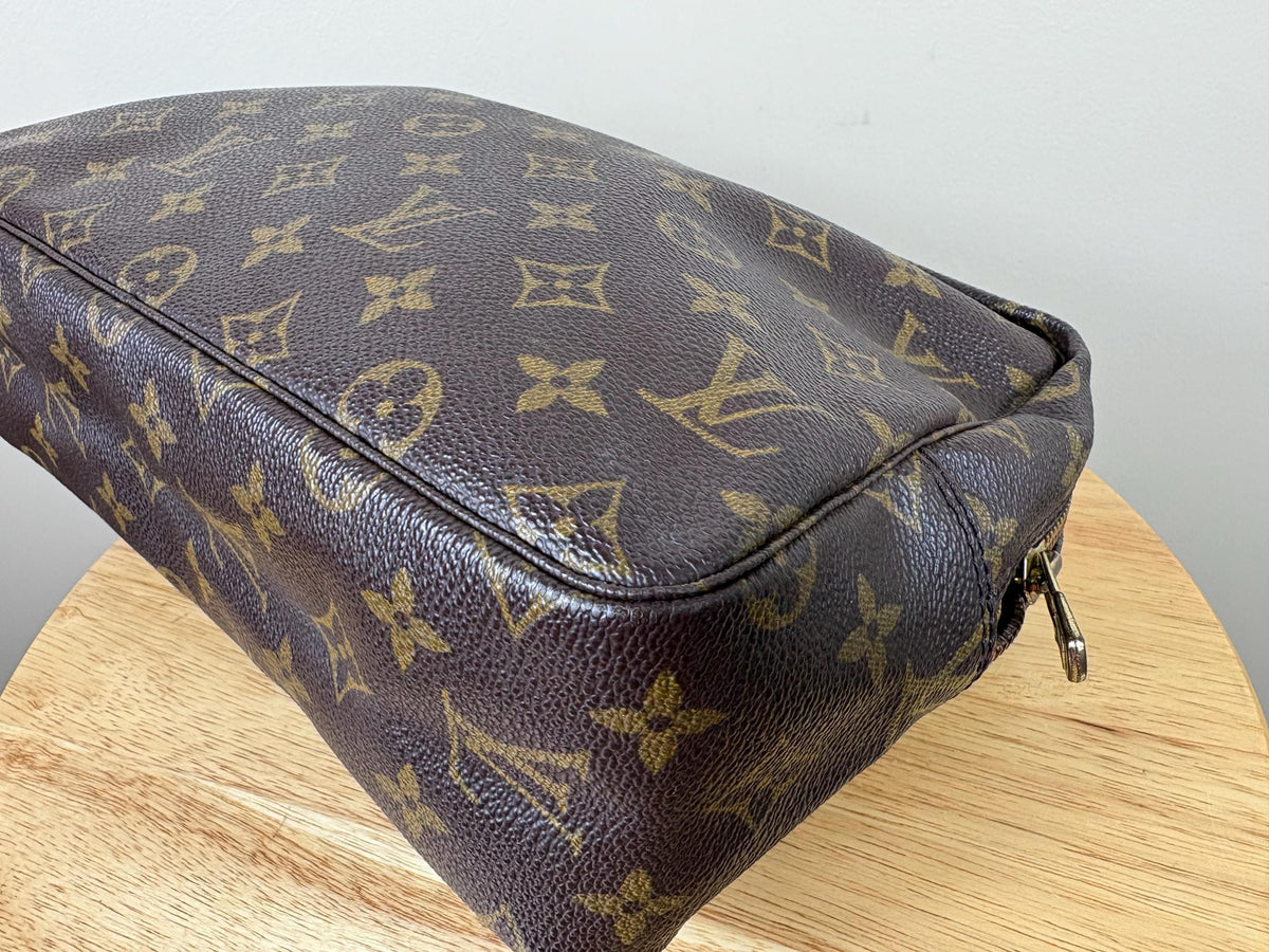 Authentic Louis Vuitton Trousse Toilette 28 Cosmetic Pouch Monogram