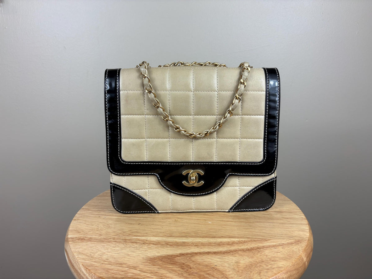 Authentic Chanel Vintage Classic Flap Chocolate Bar Shoulder Bag Patent Leather Lambskin