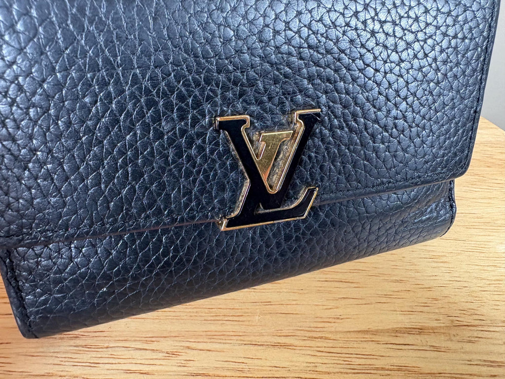 Authentic Louis Vuitton Portefeuille Capucines Compact Wallet Black w/ Box