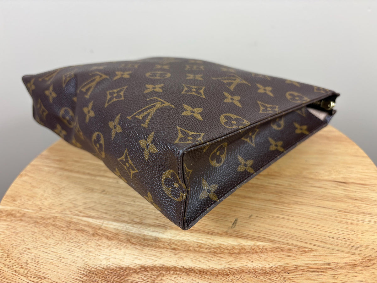 Authentic Louis Vuitton Toiletry Pouch 26 Monogram