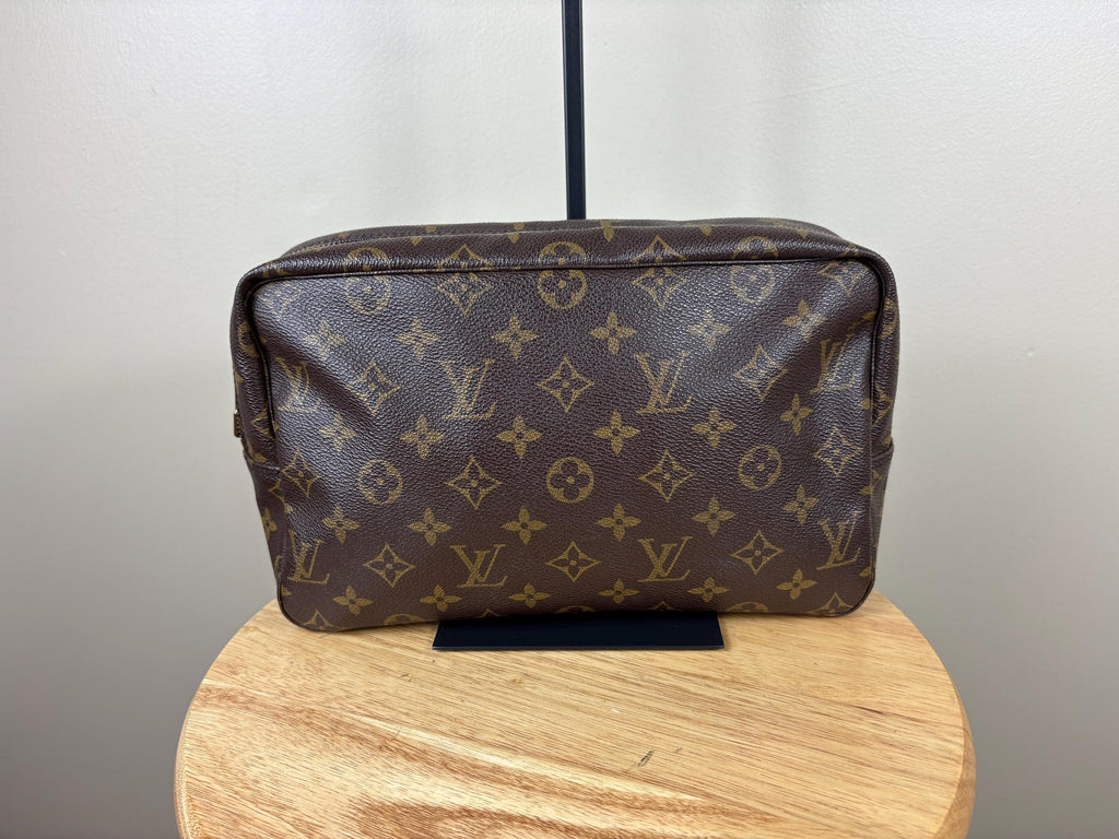 Authentic Louis Vuitton Trousse Toilette 28 Cosmetic Pouch Monogram