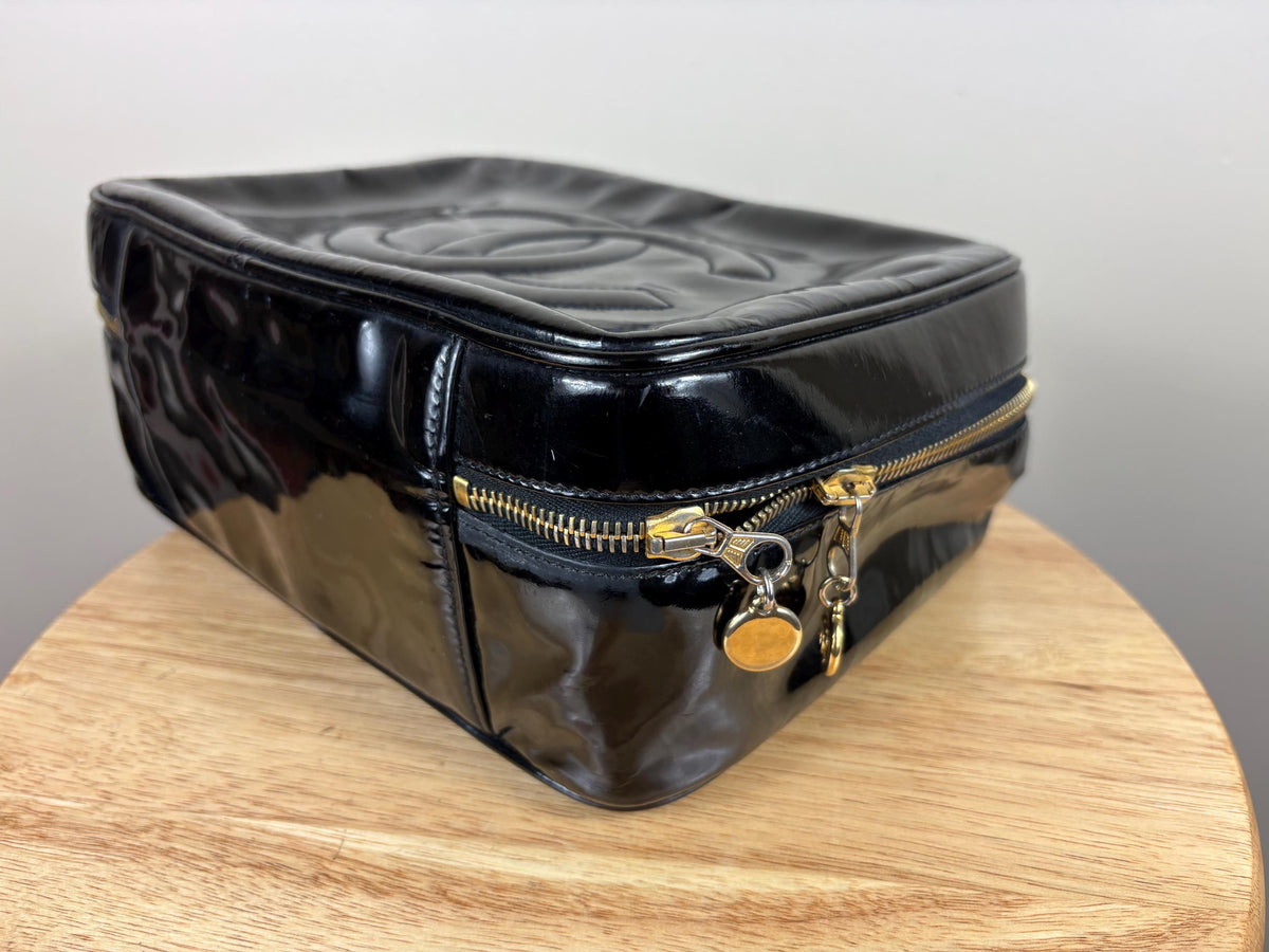 Authentic Chanel Vintage Patent Leather Black CC Vanity Case w/ COA