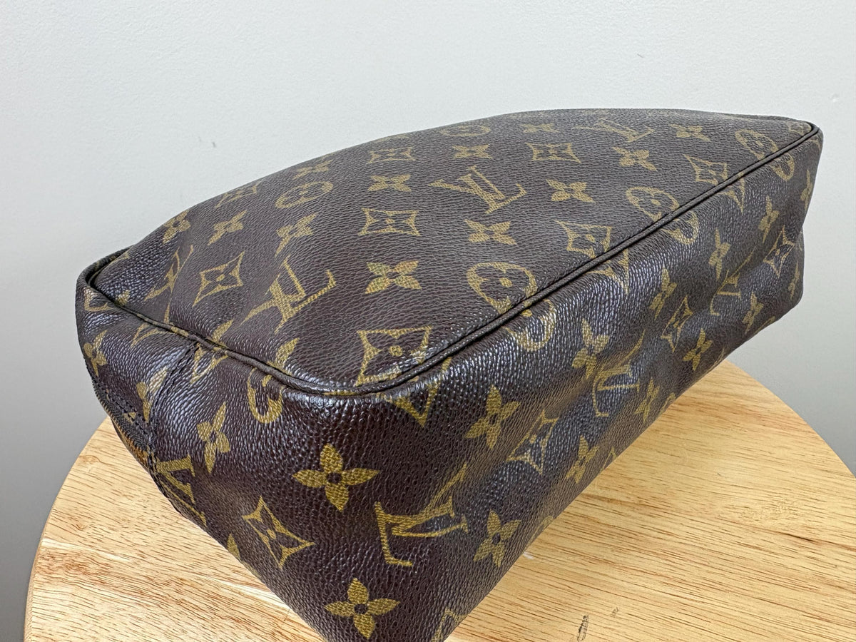 Authentic Louis Vuitton Trousse Toilette 28 Cosmetic Pouch Monogram