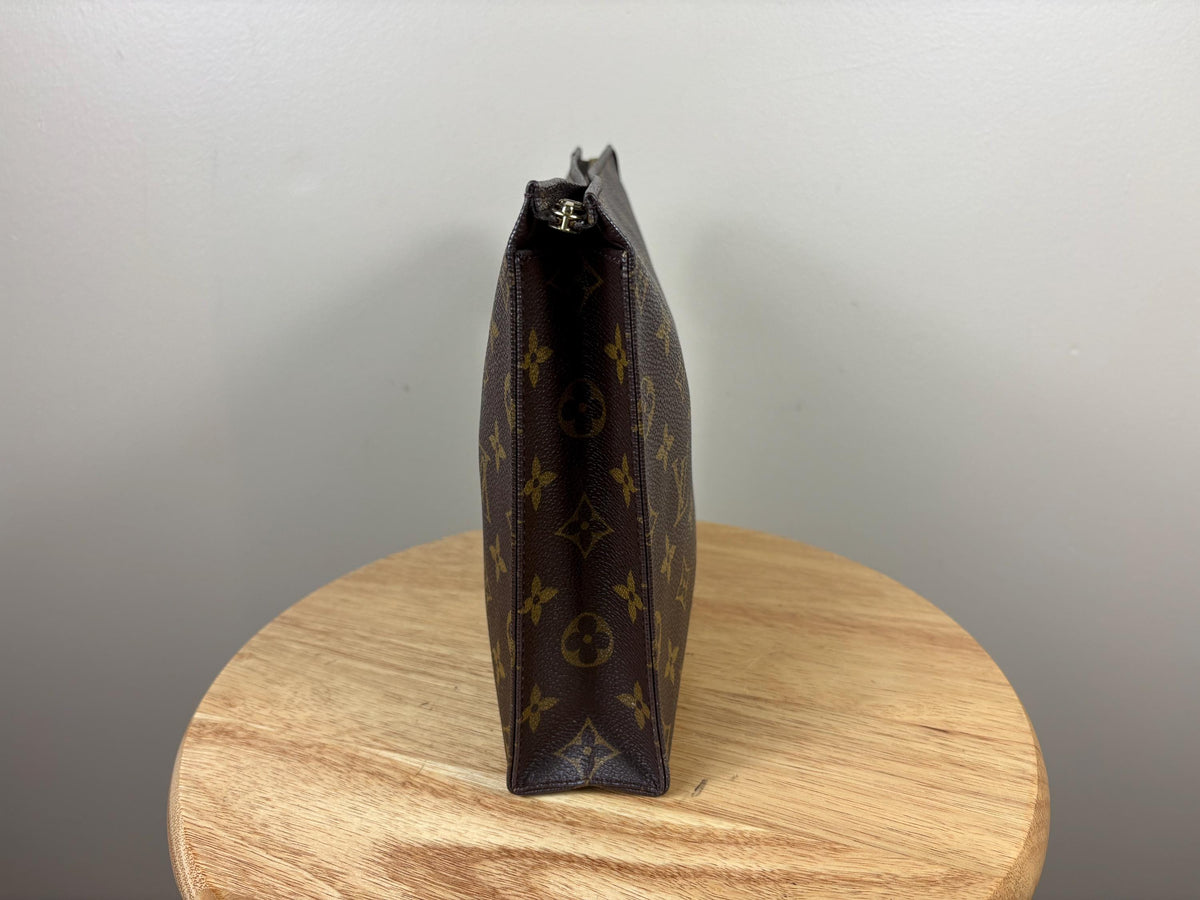 Authentic Louis Vuitton Toiletry Pouch 26 Monogram