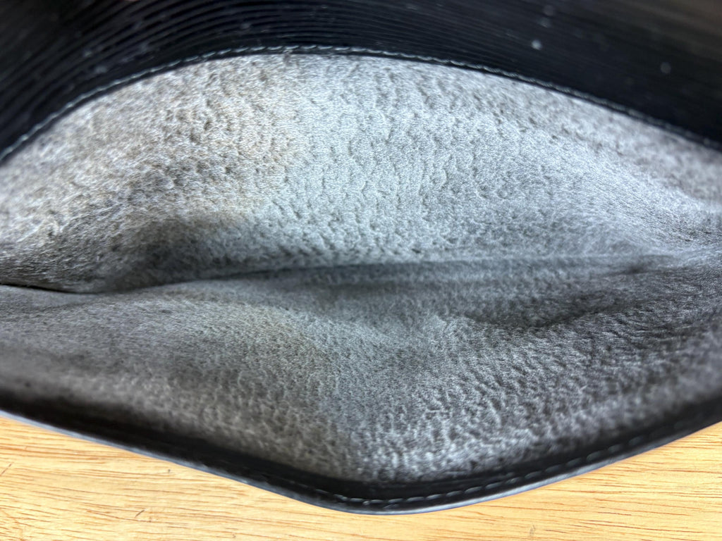 Authentic Louis Vuitton Epi Black Leather Montaigne 27 Clutch Pouch