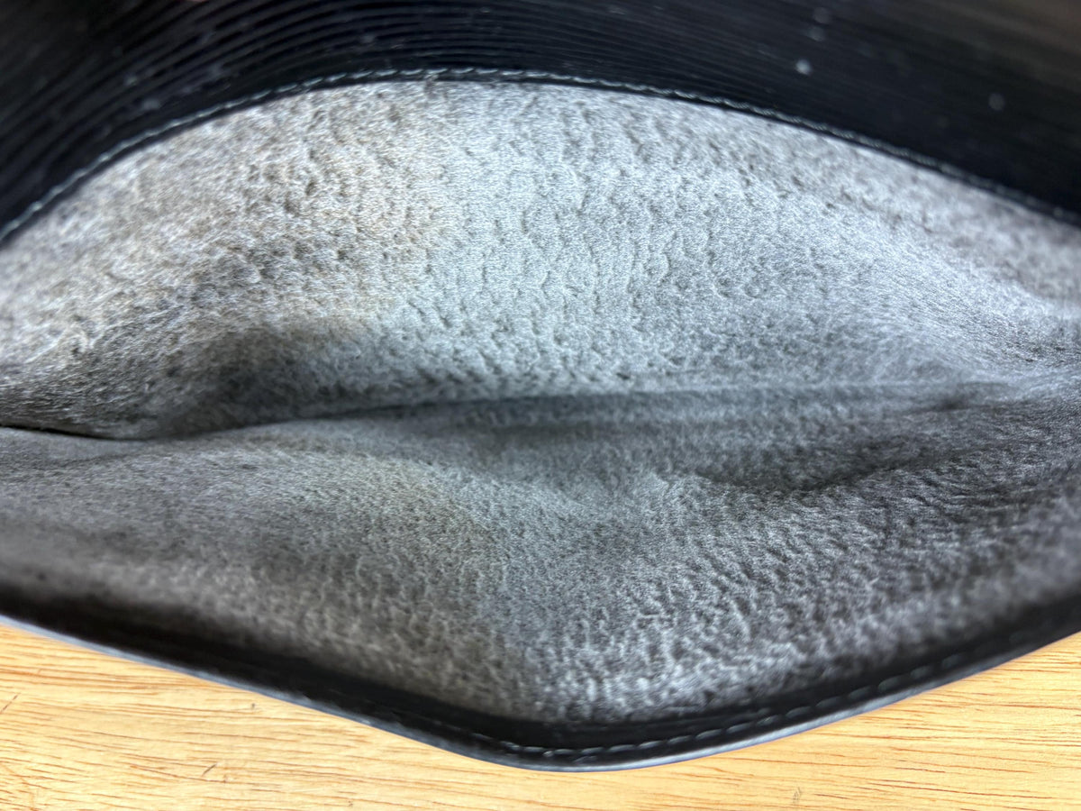 Authentic Louis Vuitton Epi Black Leather Montaigne 27 Clutch Pouch
